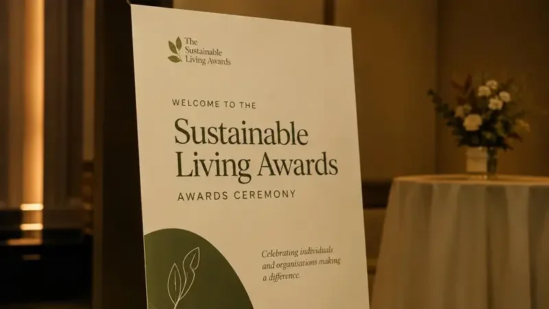 话剧首演现场红毯小插曲被捕捉，网友直呼可爱 - 娱乐曝光文章封面